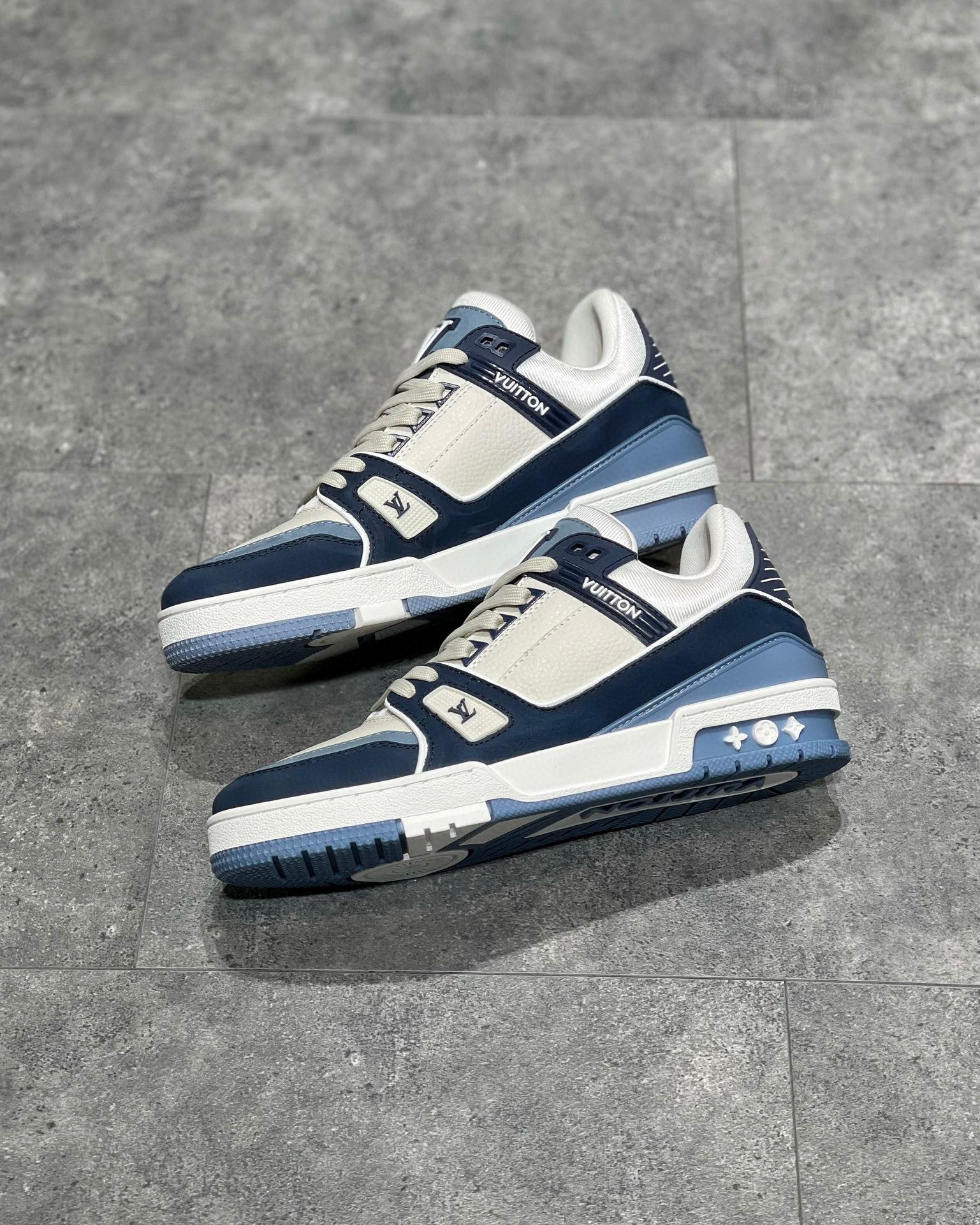 Louis Vuitton Sneaker – LSVT1284