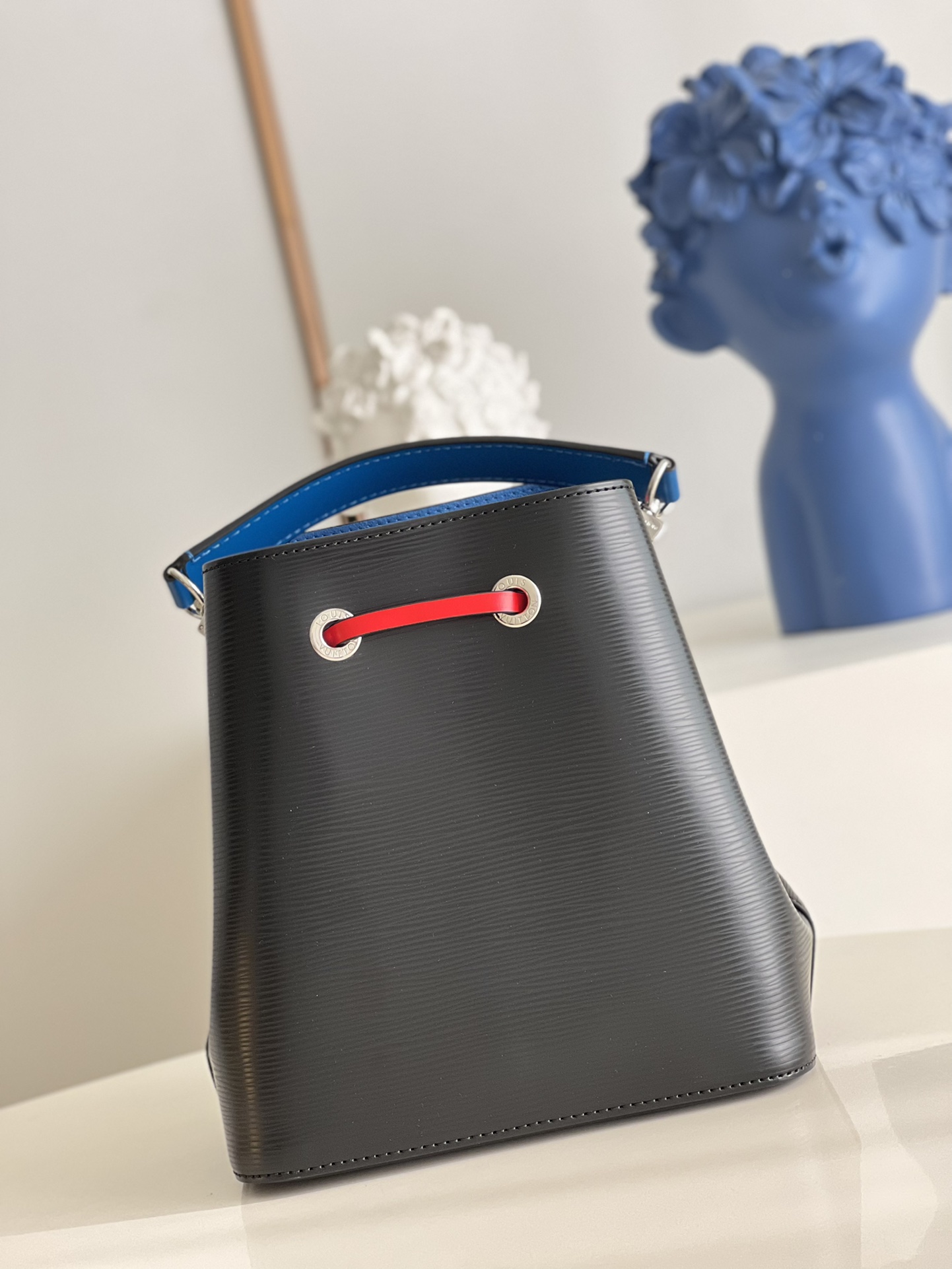 Louis Vuitton Shoulder Bag – LVSH1076