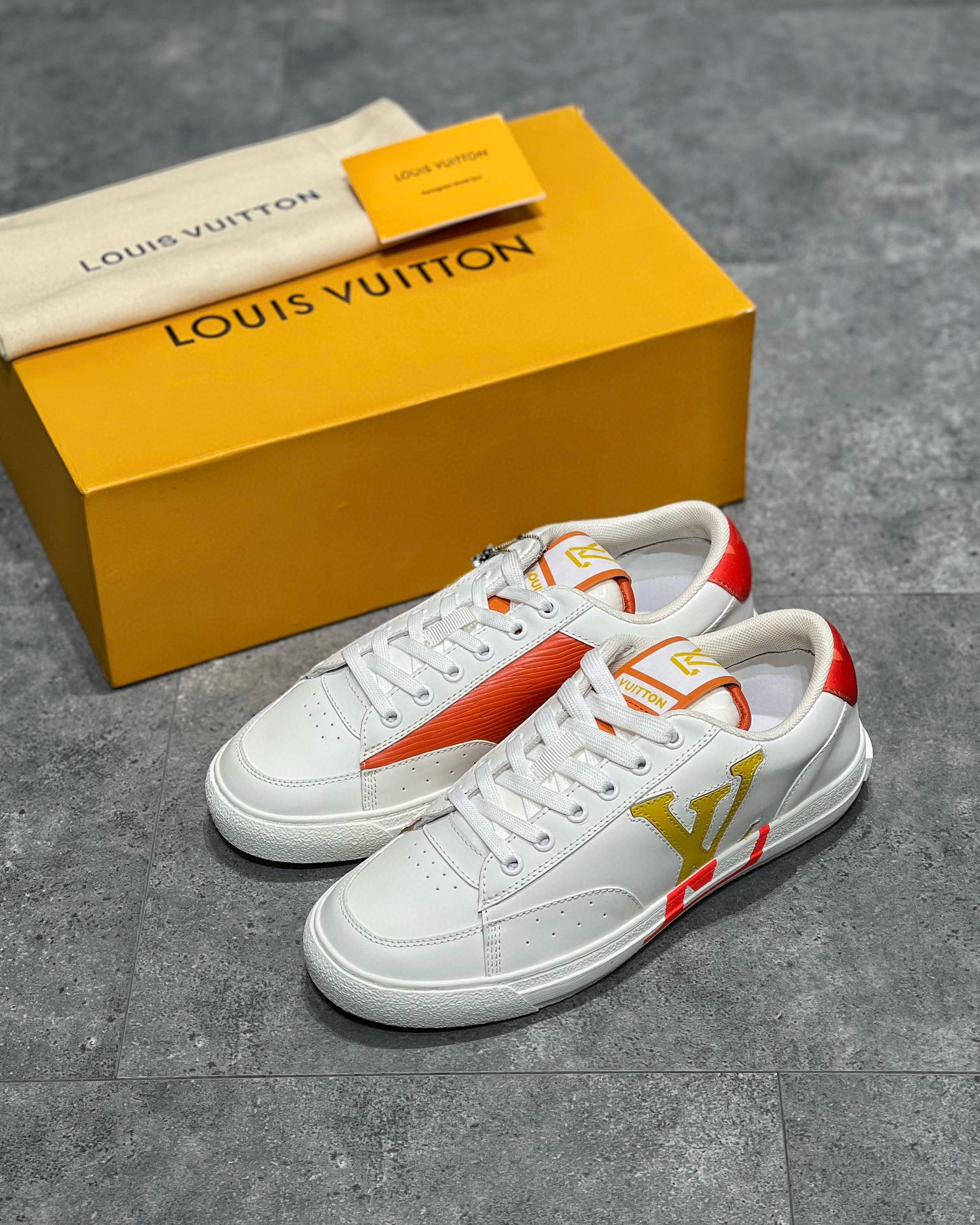 Louis Vuitton Sneaker – LSVT1299