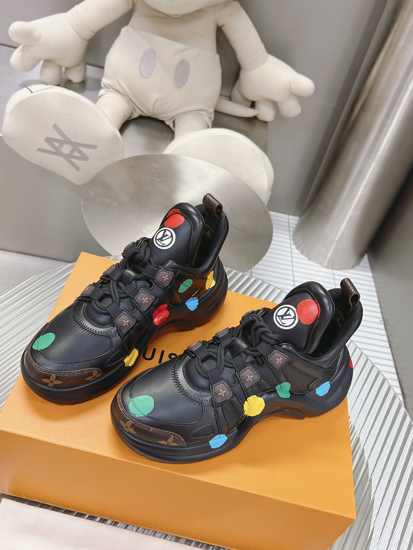 Louis Vuitton Sneaker – WOLV1043