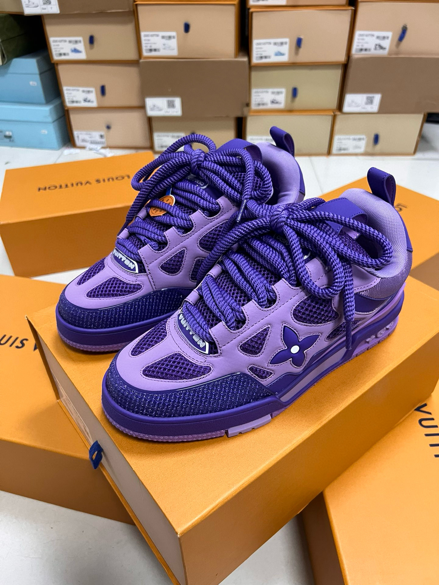 Louis Vuitton Sneaker – LSVT1369