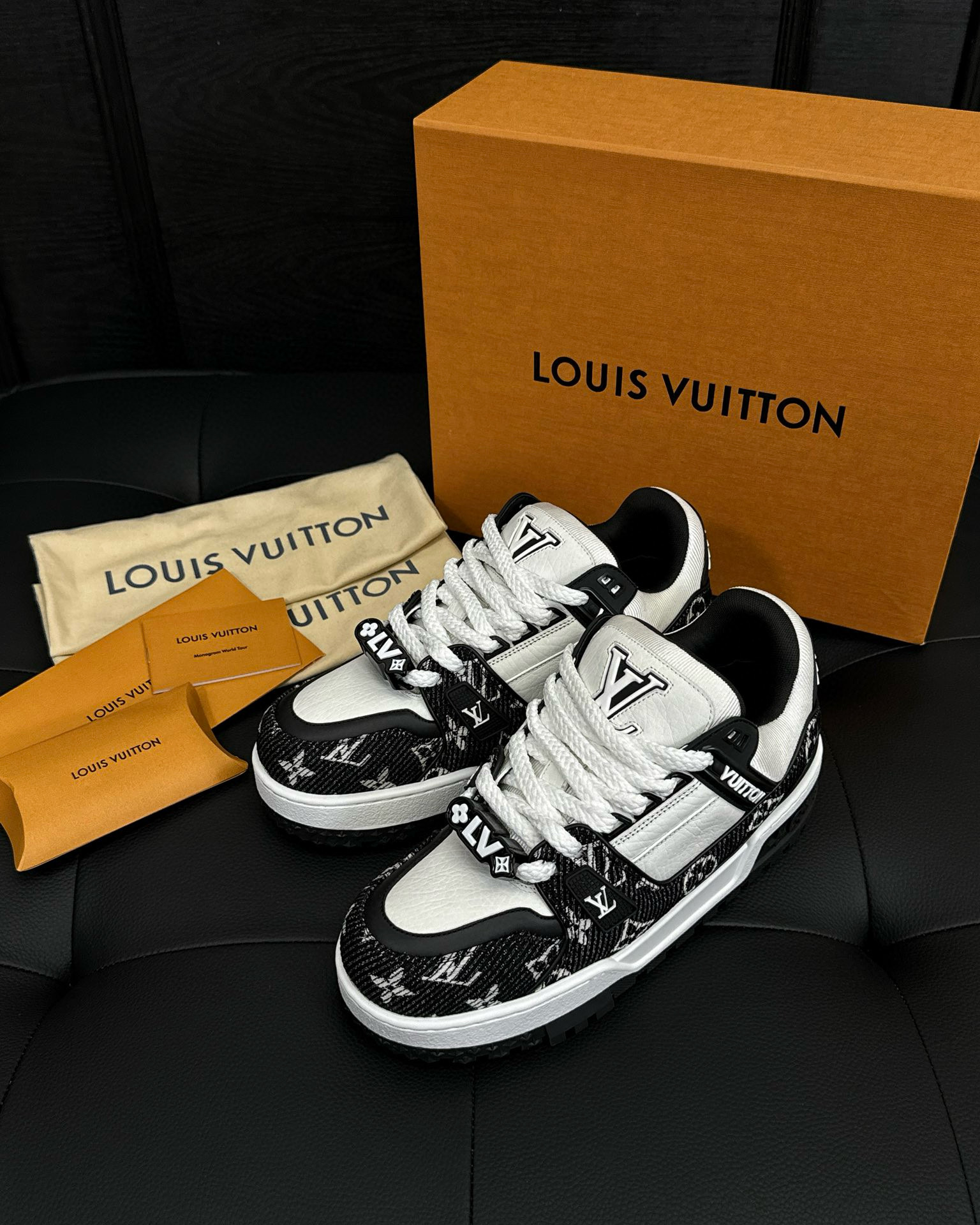 Louis Vuitton Sneaker – LSVT1411