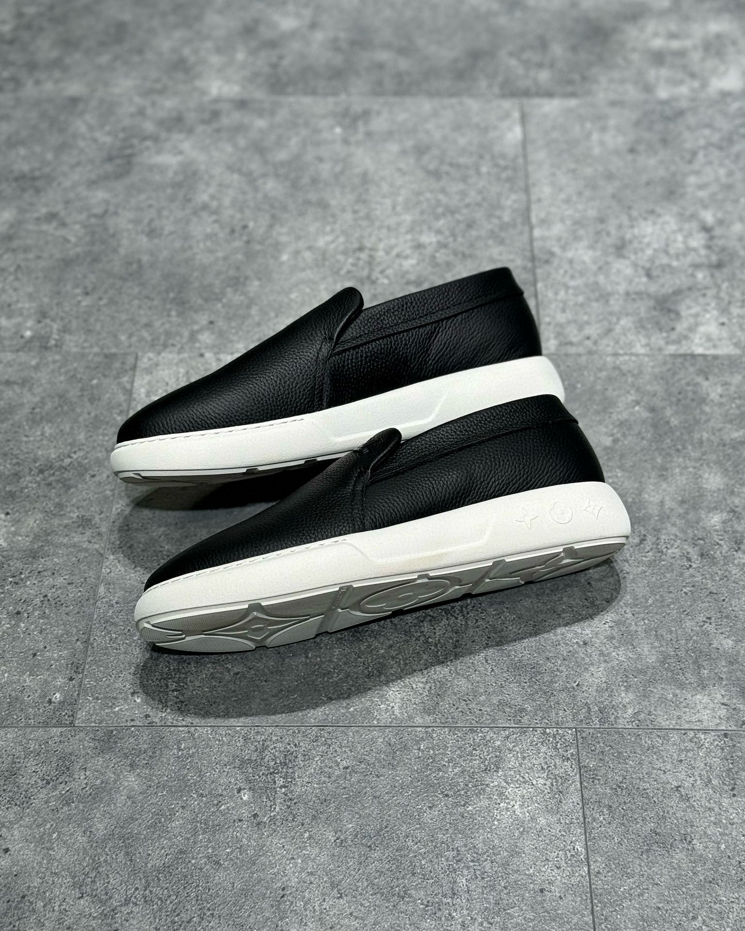 Louis Vuitton Sneaker – LSVT1316