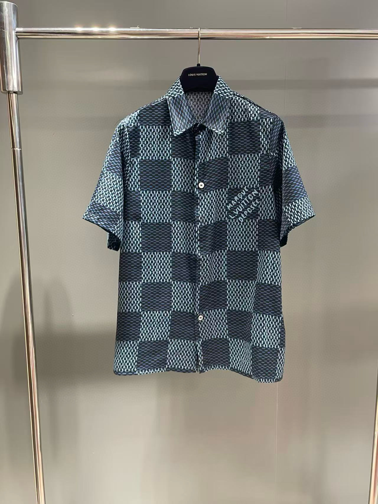 Louis Vuitton Shirt – TRJK1206