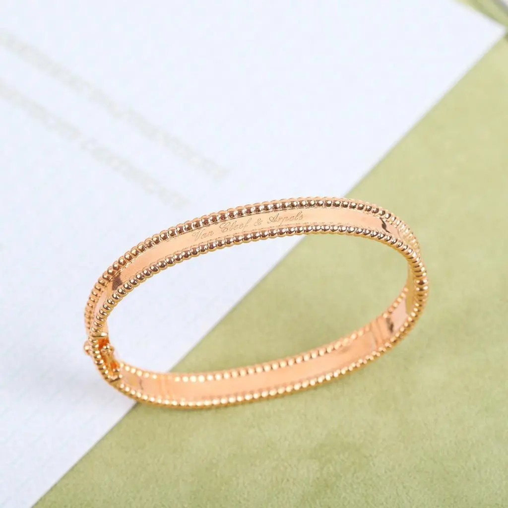 Van Cleef & Arpels Bracelet – JWWM1007