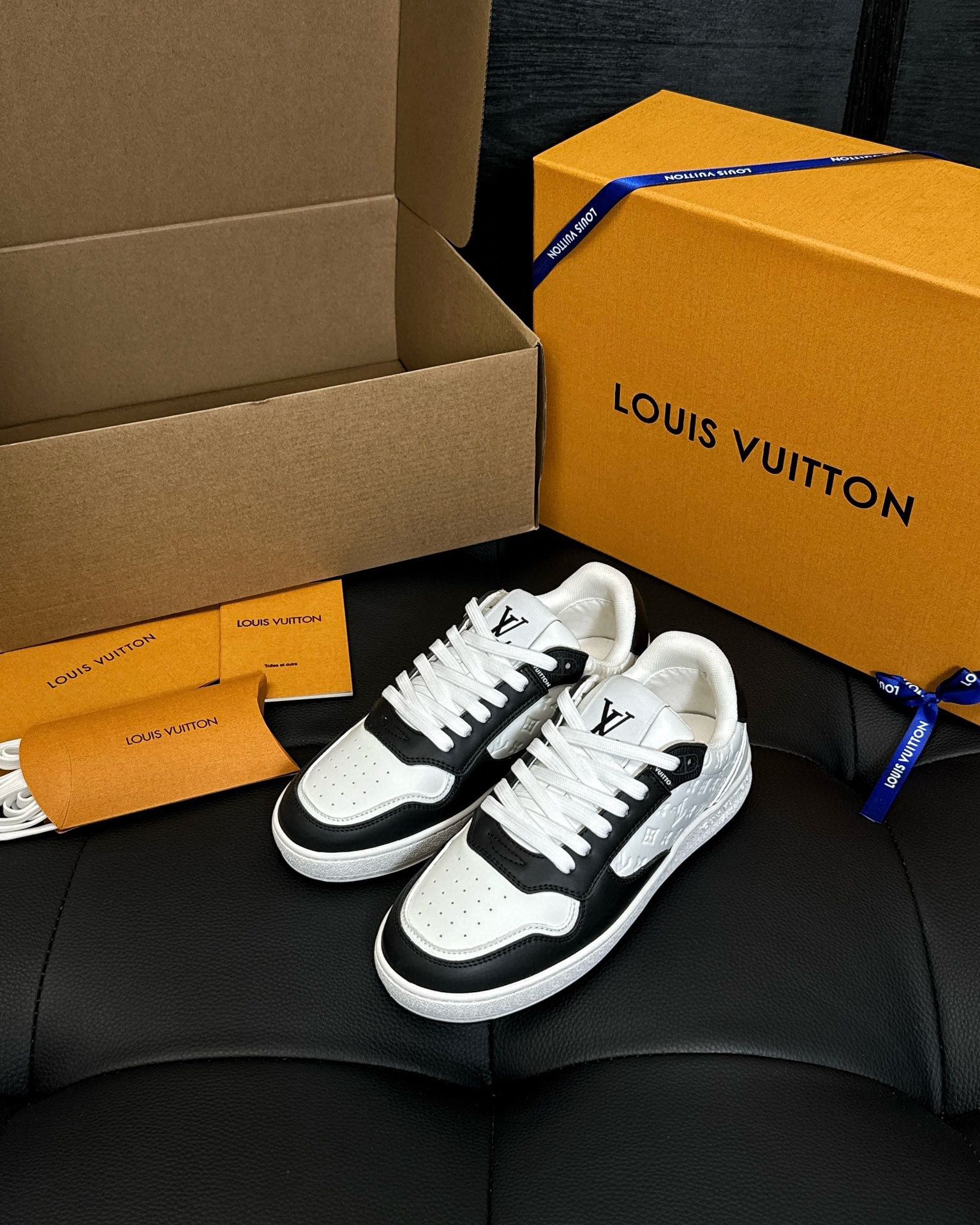 Louis Vuitton Sneaker – LSVT1376