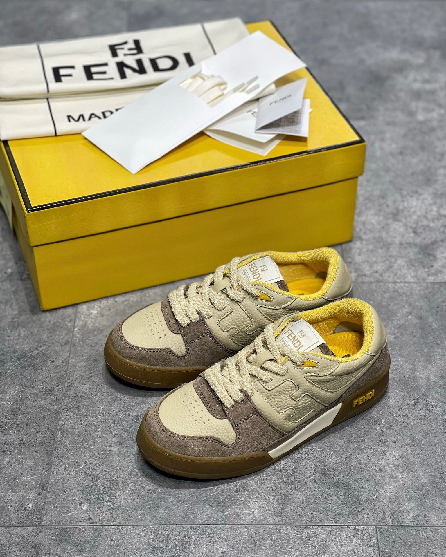 Fendi Sneaker – FEND1061