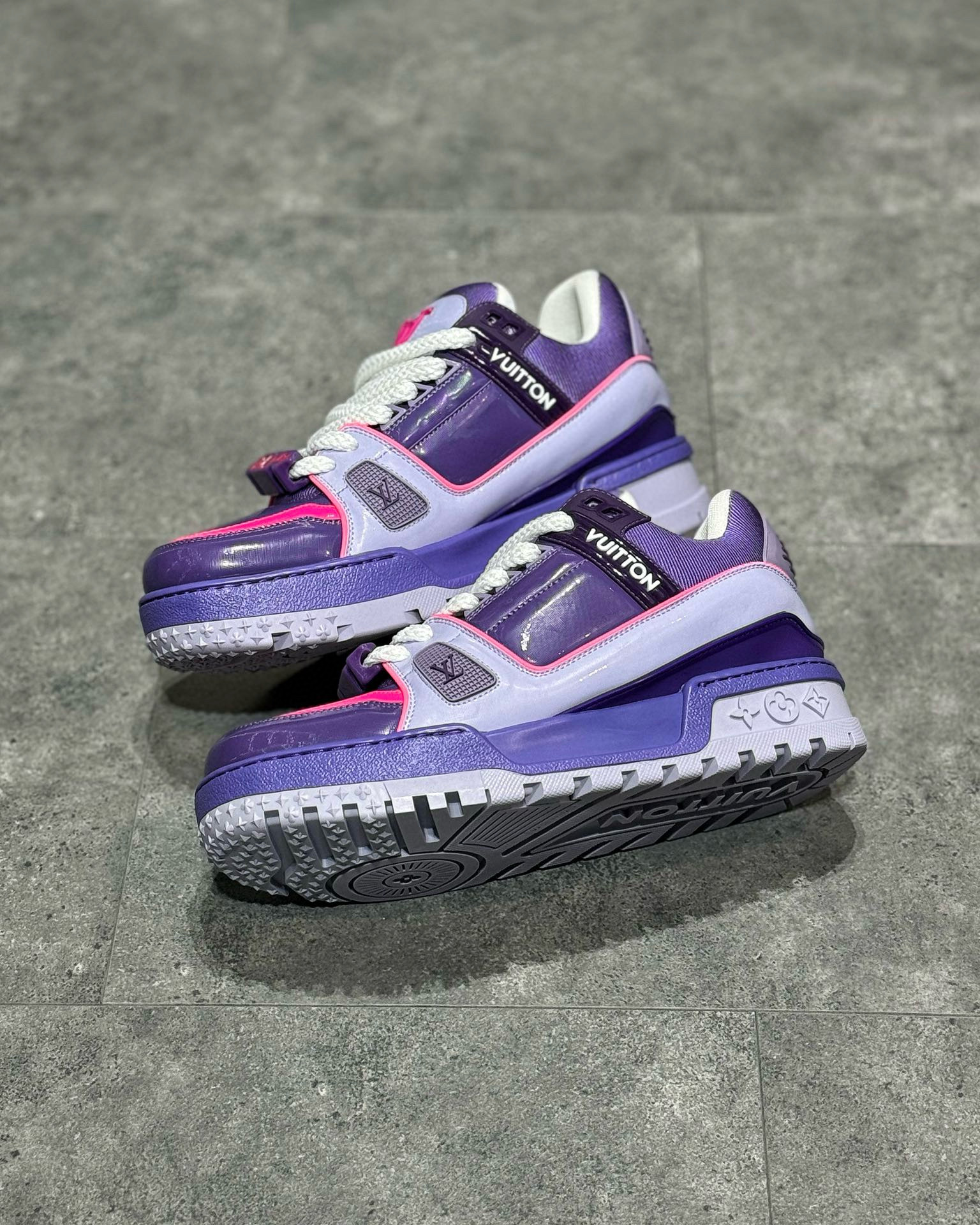 Louis Vuitton Sneaker – LSVT1334
