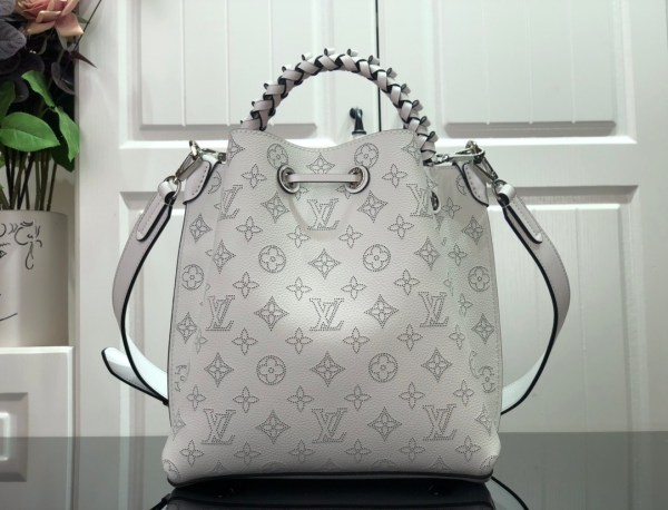 Louis Vuitton Shoulder Bag – LVSH1109