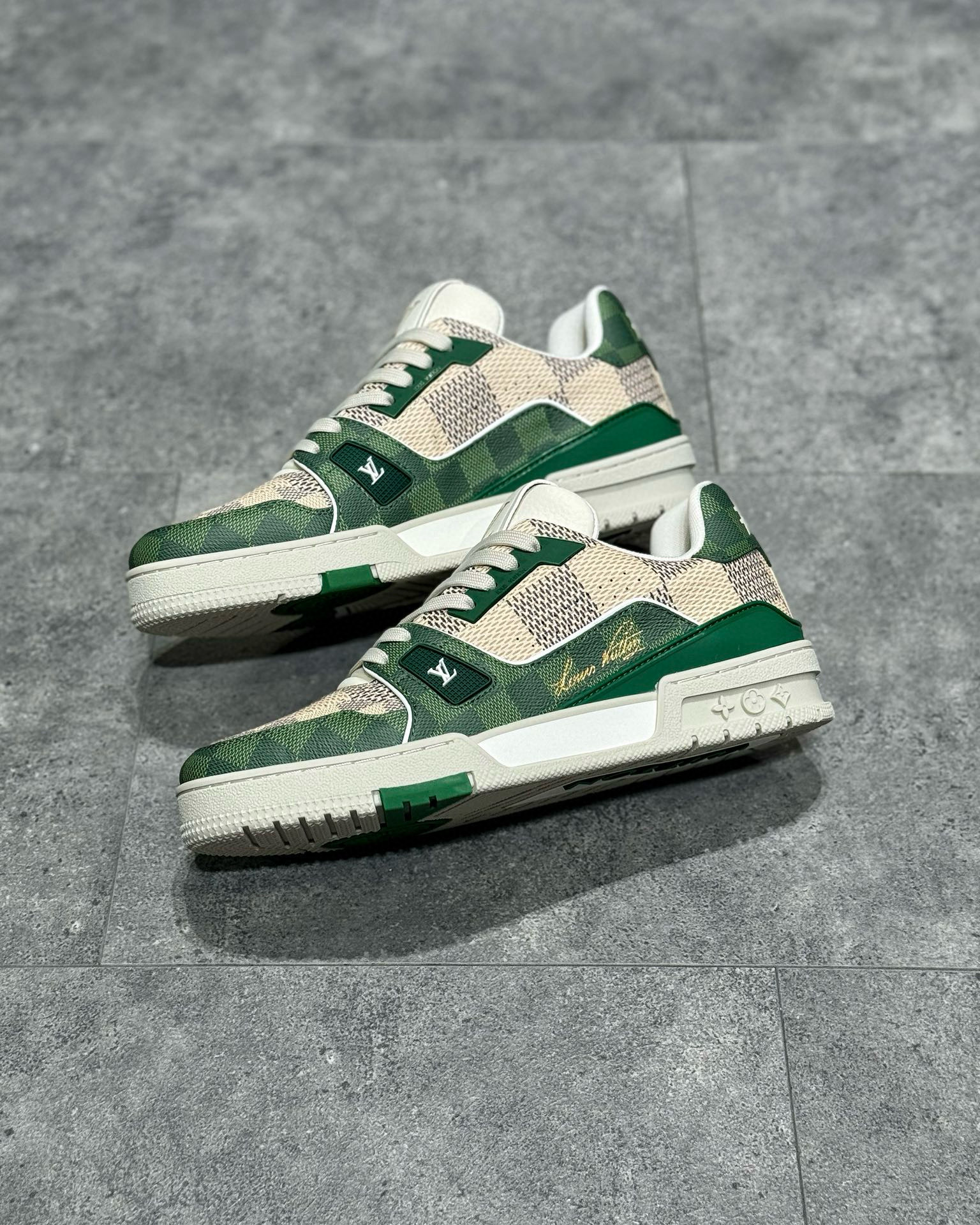 Louis Vuitton Sneaker – LSVT1323