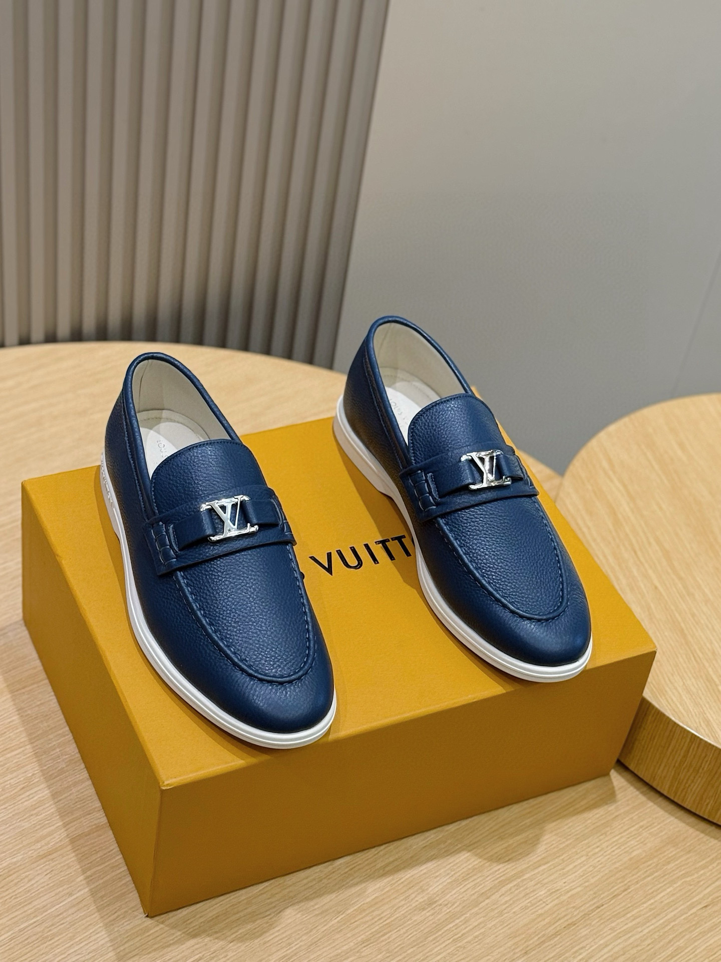 Louis Vuitton Loafer – LSVT1475