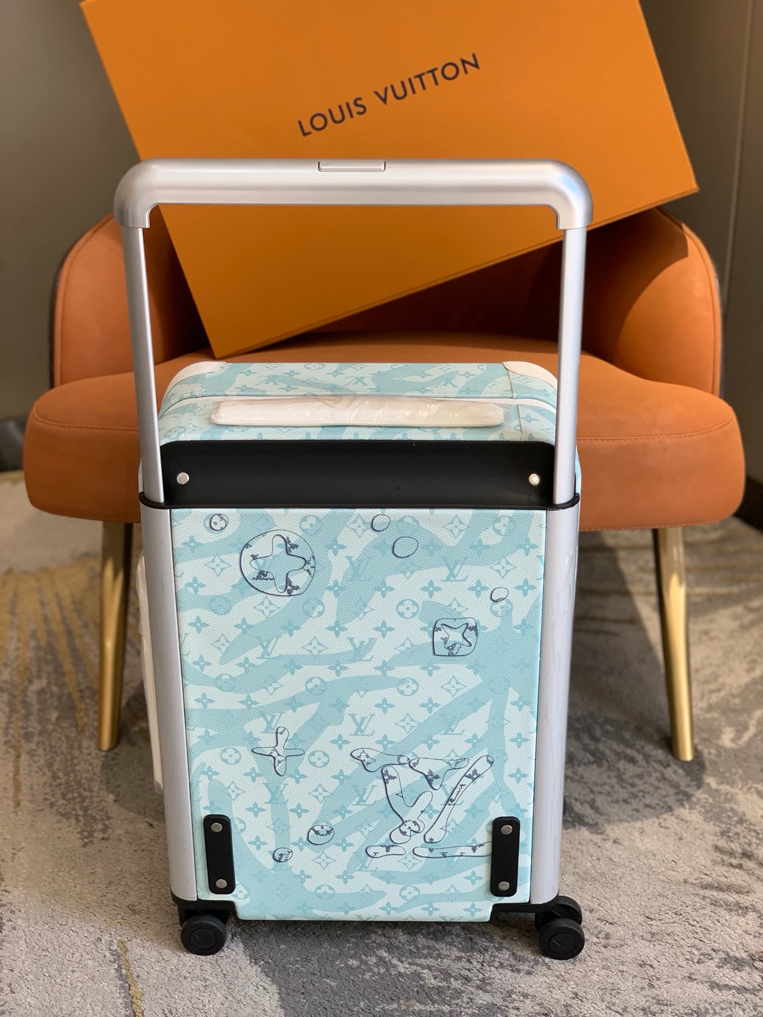 Louis Vuitton Suitcase – BGSC1007