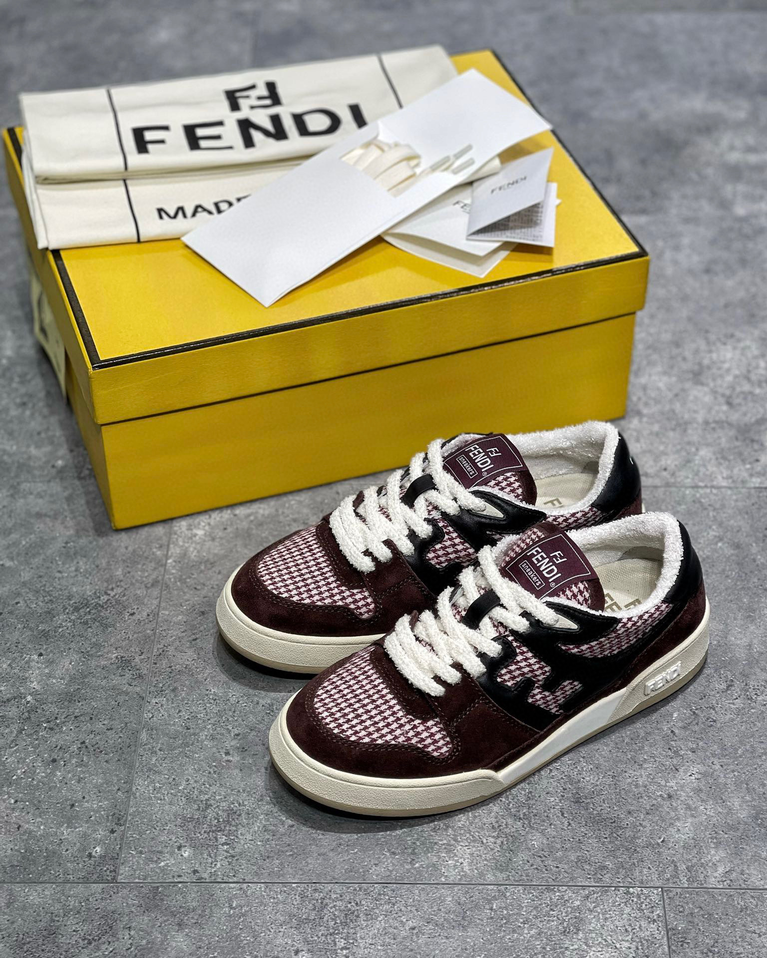 Fendi Sneaker – FEND1063