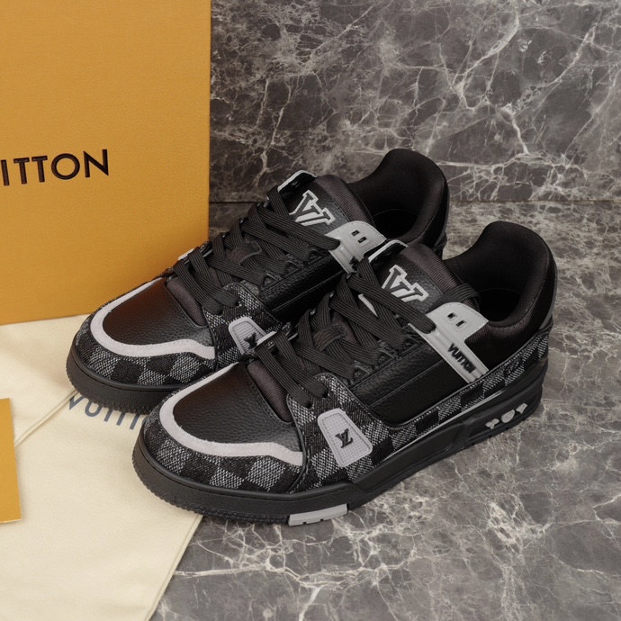 Louis Vuitton Sneaker – LSVT1349