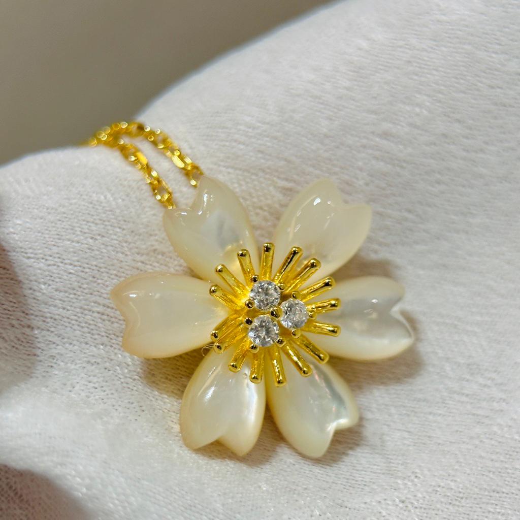 Van Cleef & Arpels Necklace – JWWM1085