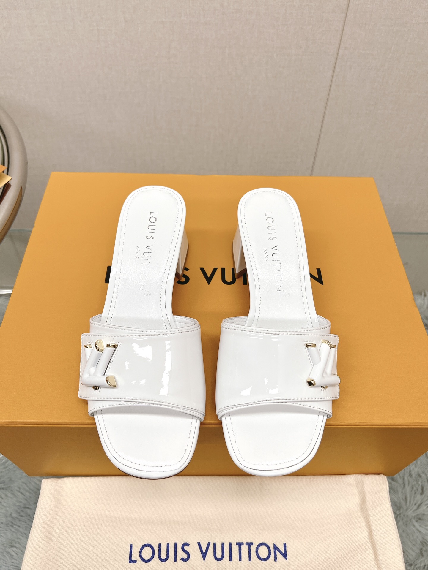 Louis Vuitton Sandal – WOLV1053