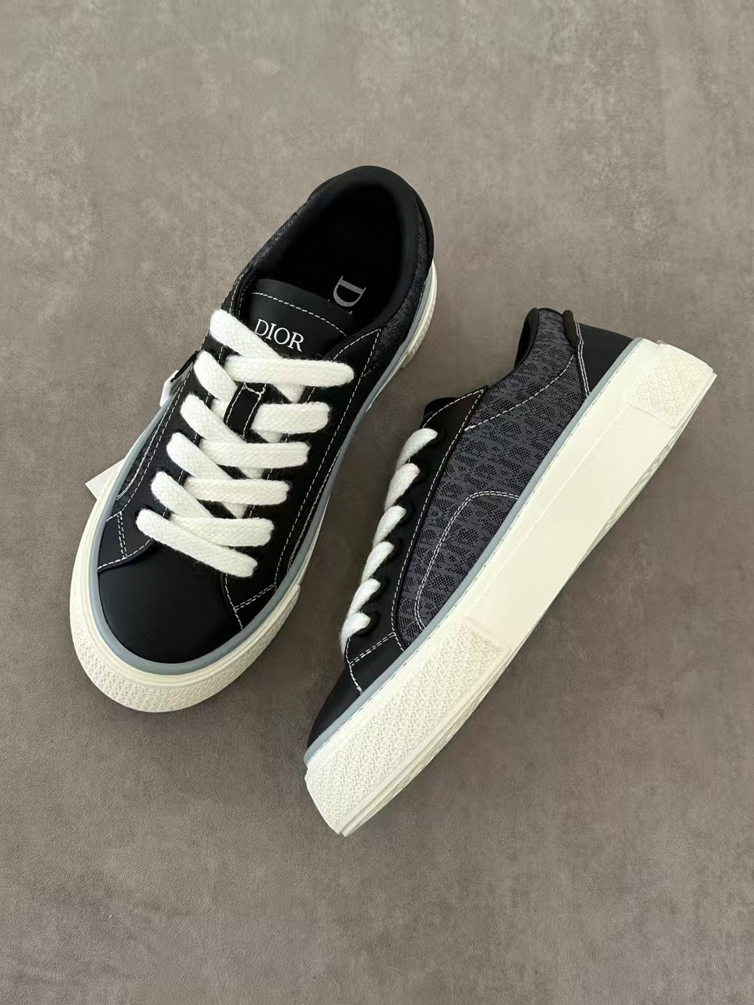 Dior B33 Sneaker – DIOR1329