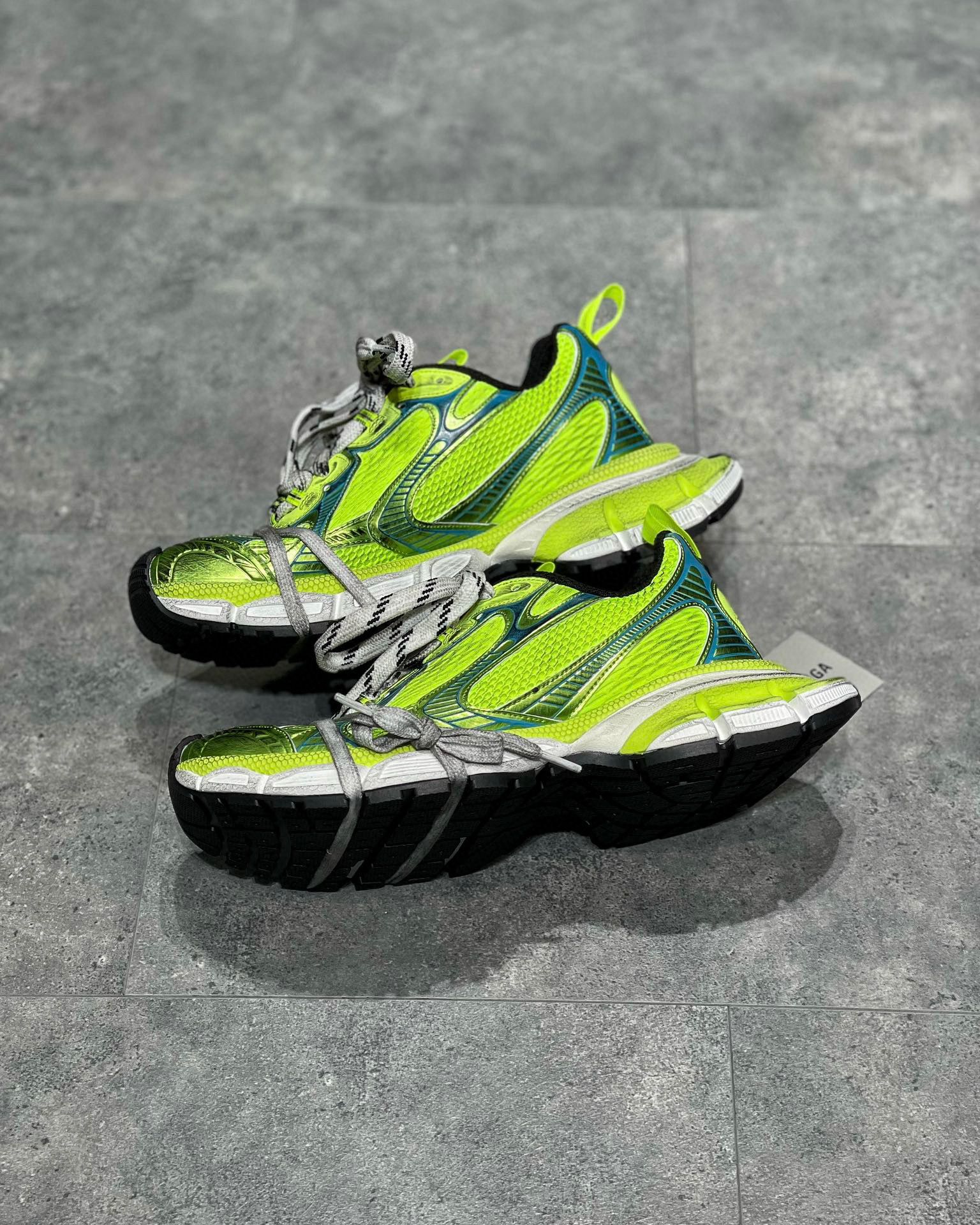 3XL Sneaker – BLNC1163
