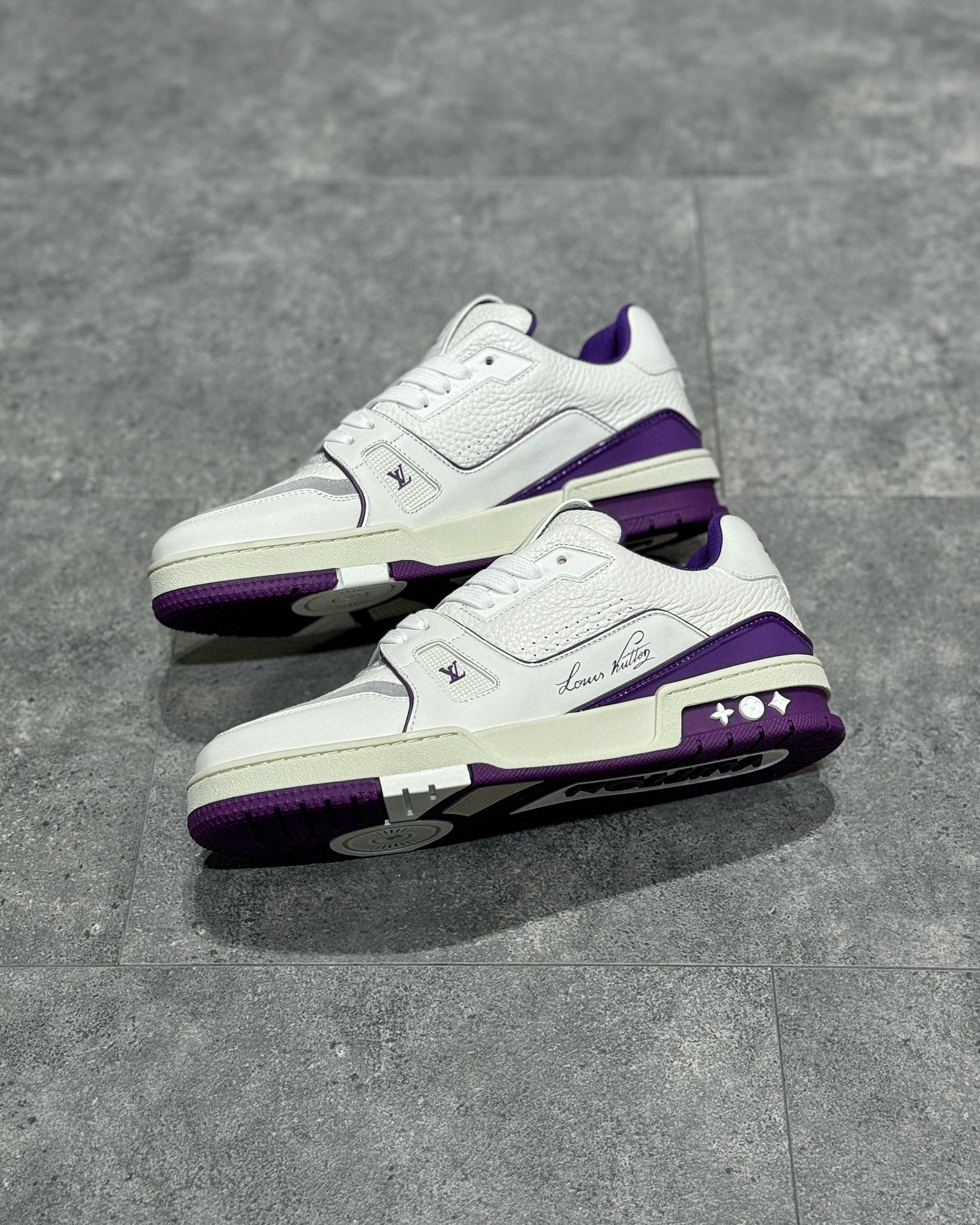 Louis Vuitton Sneaker – LSVT1321