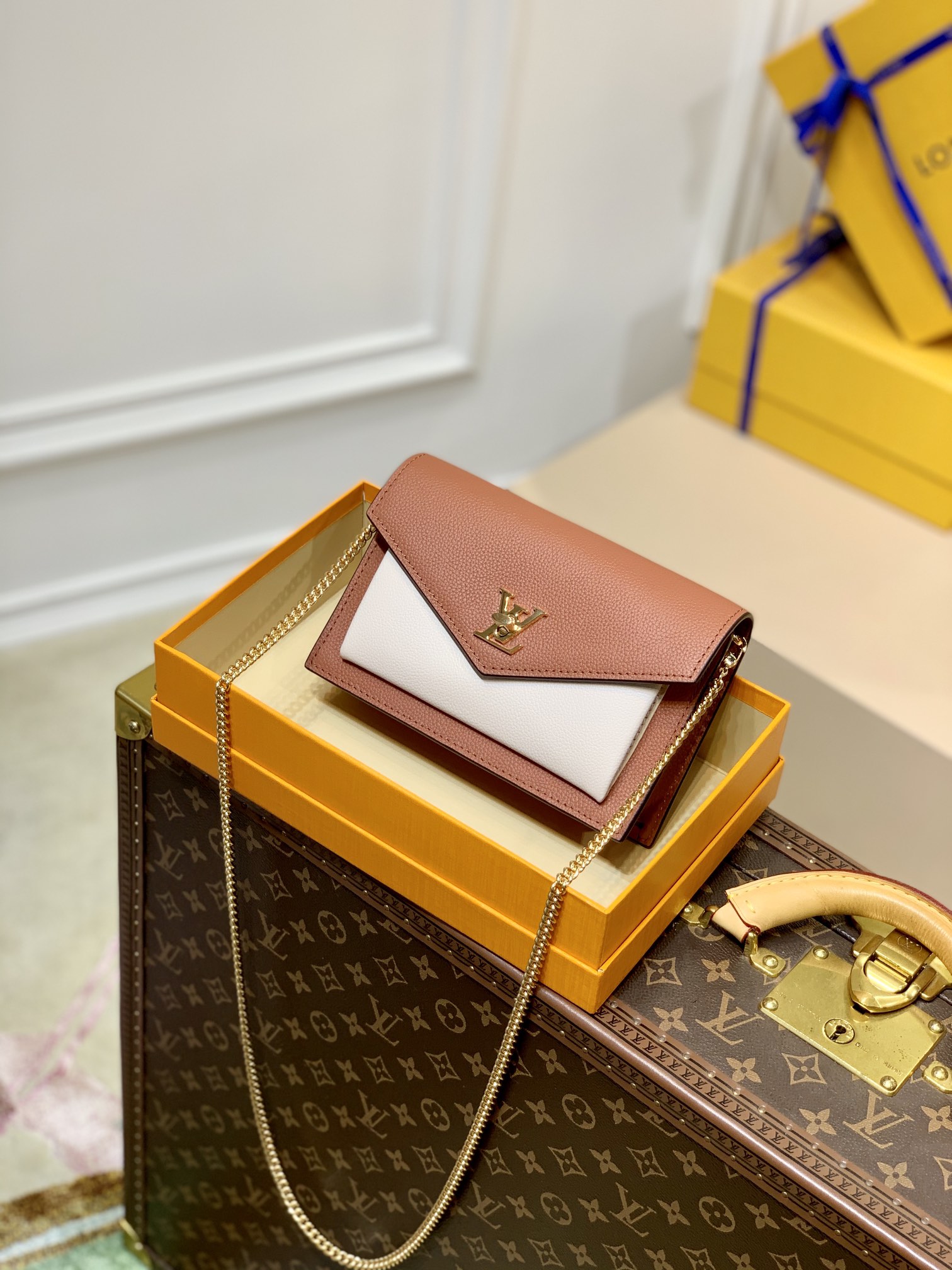 Louis Vuitton Shoulder Bag – LVSH1158