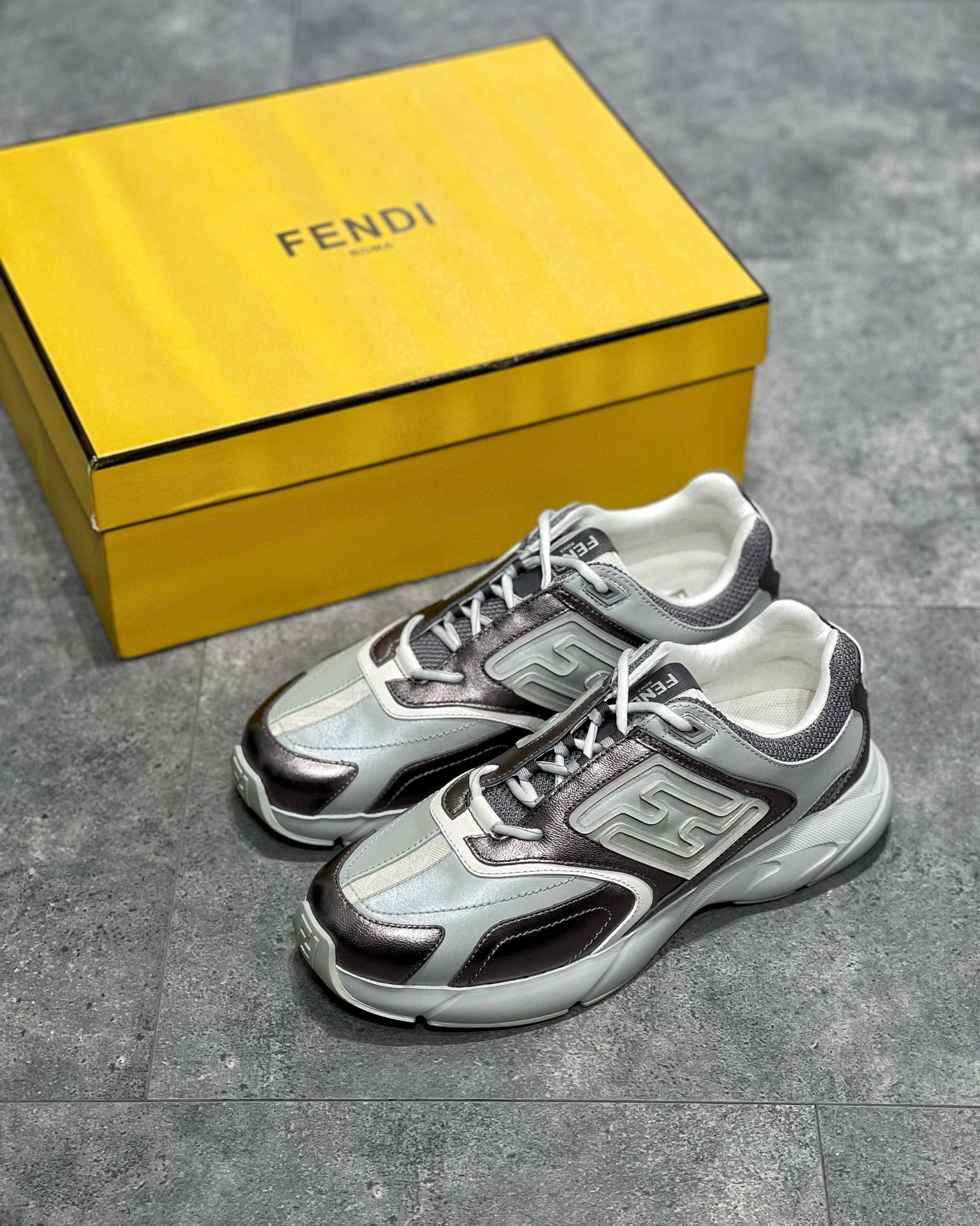 Fendi Sneaker – FEND1070
