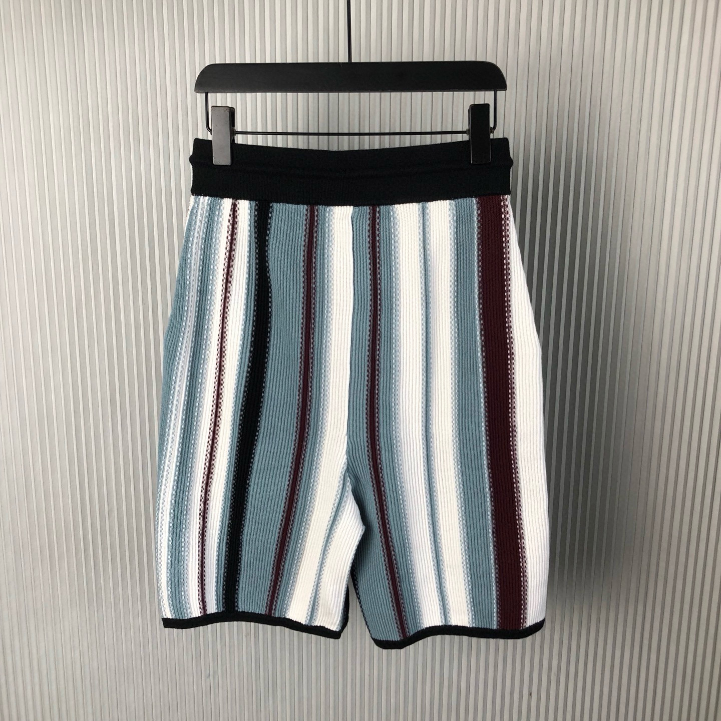 Louis Vuitton Short – TRJT1202