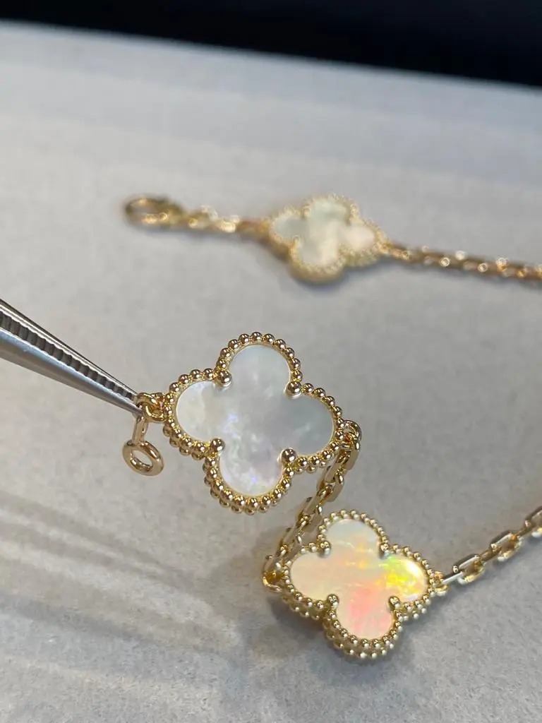 Van Cleef & Arpels Bracelet – JWRY1040