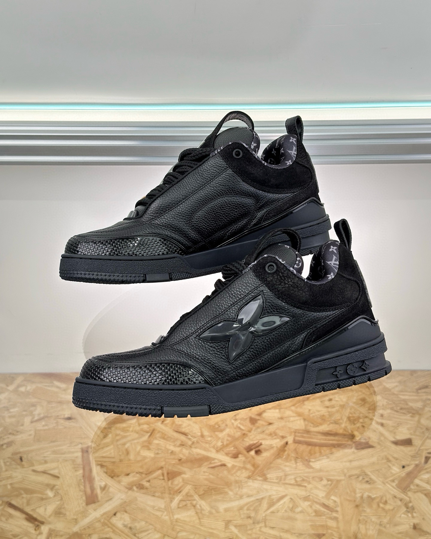 Louis Vuitton Sneaker – LSVT1461