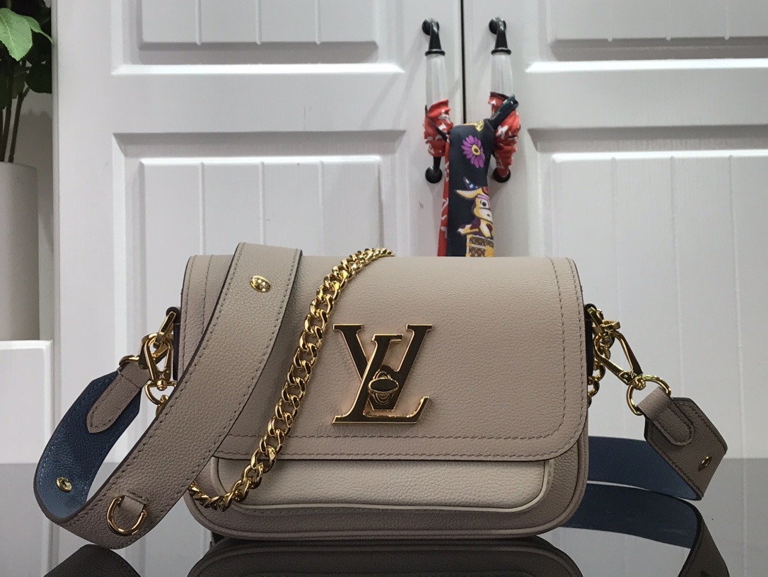 Louis Vuitton Shoulder Bag – LVSH1036