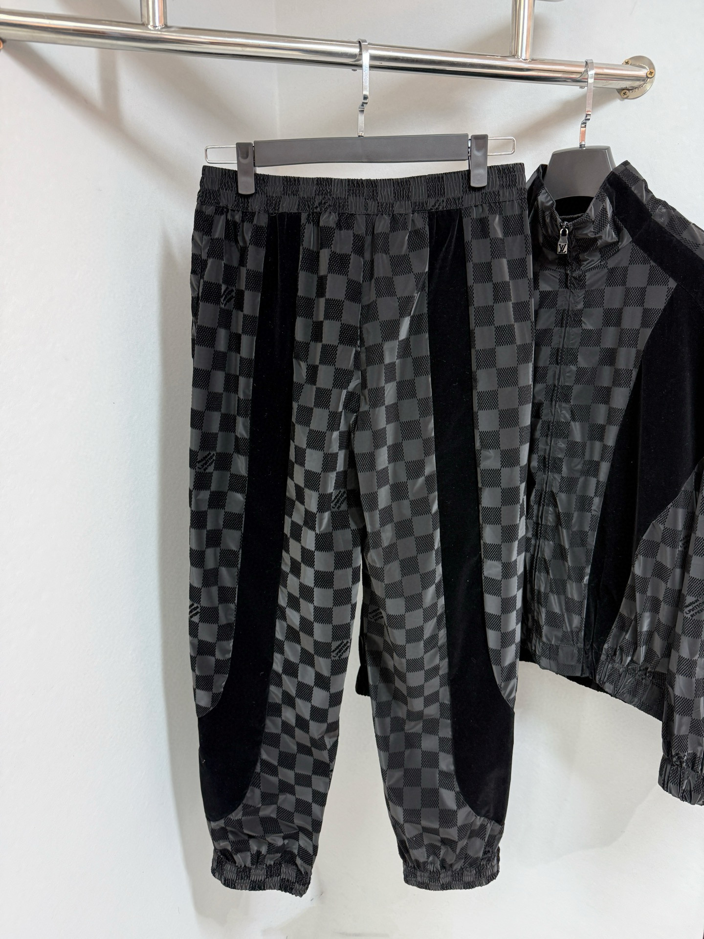 Louis Vuitton Pants – TRJT1187