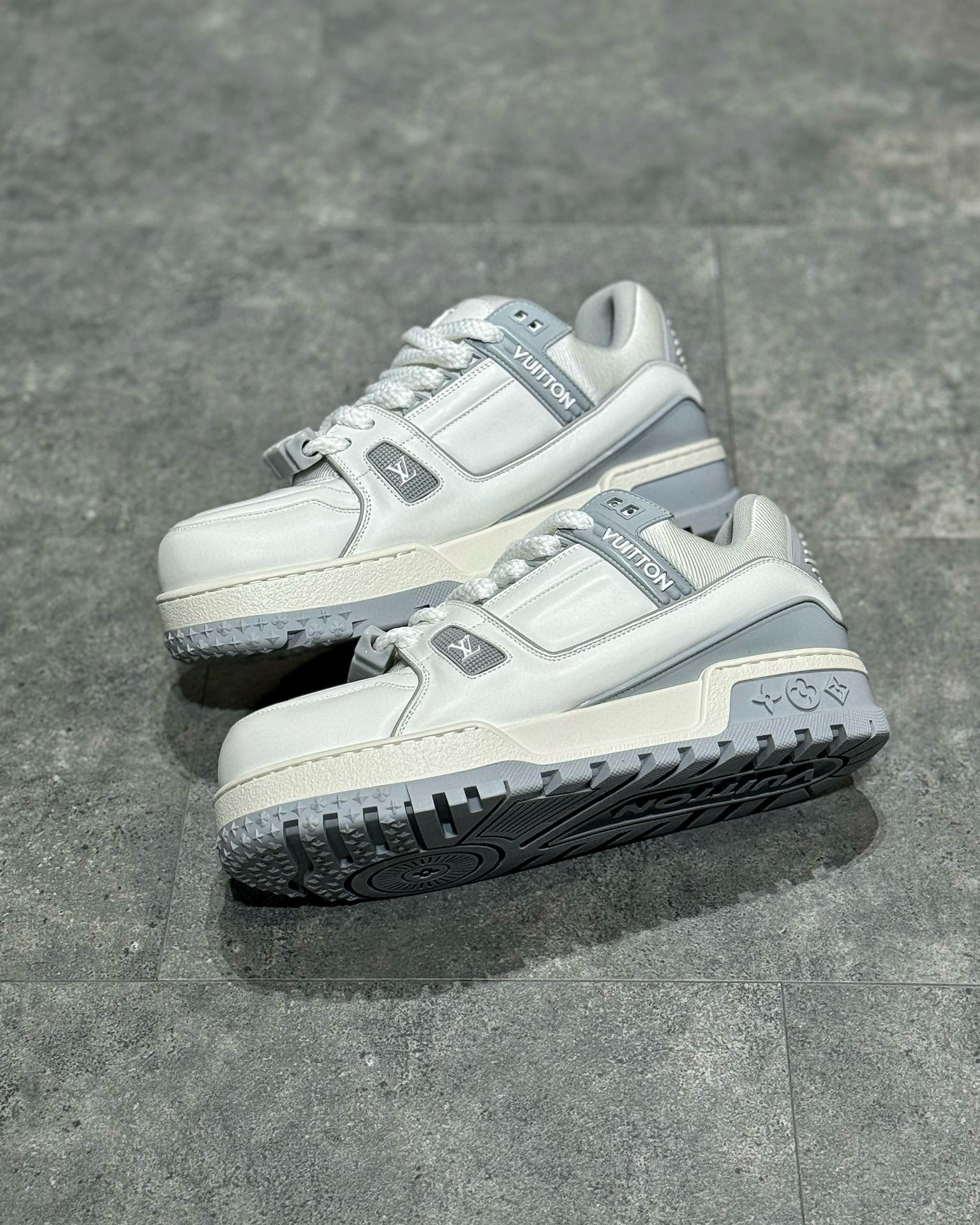 Louis Vuitton Sneaker – LSVT1398
