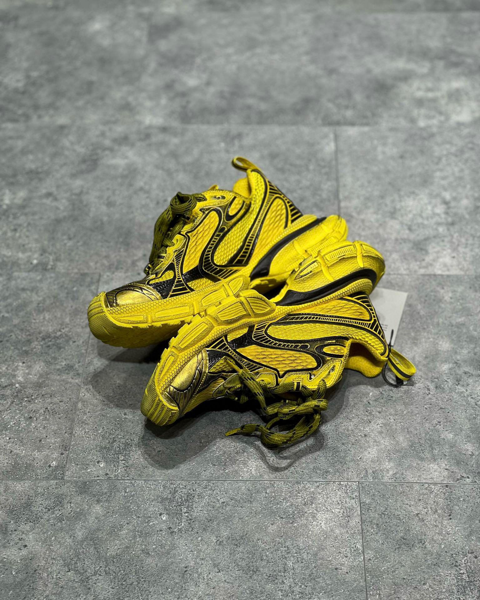3XL Sneaker – BLNC1164