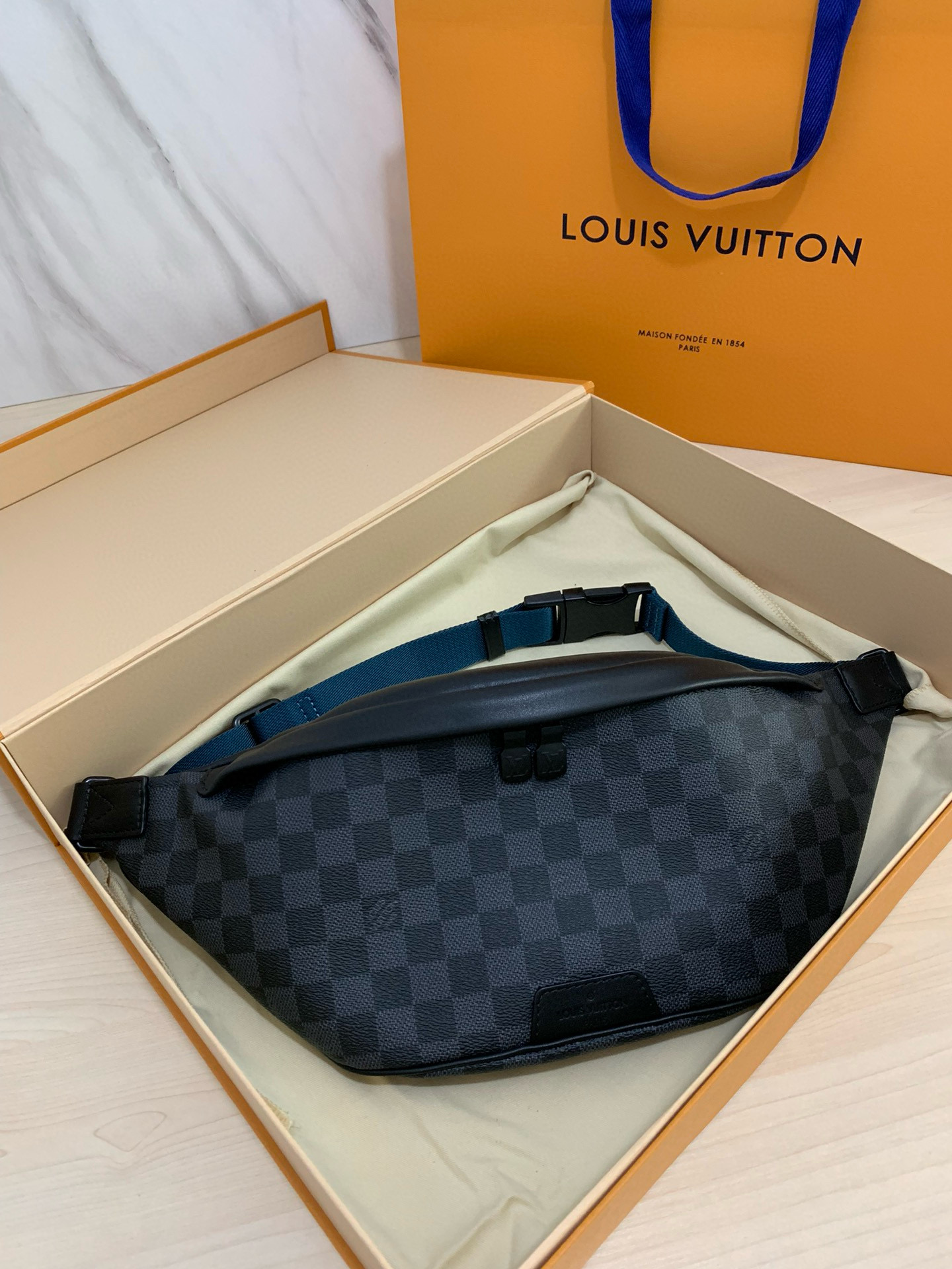 Louis Vuitton Beltbag – BBTG1005