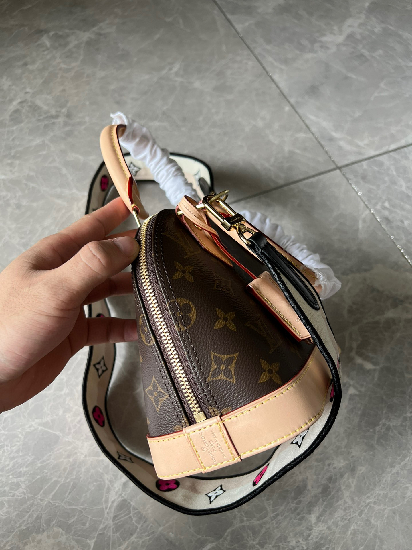 Louis Vuitton Shoulder Bag – LVSH1213
