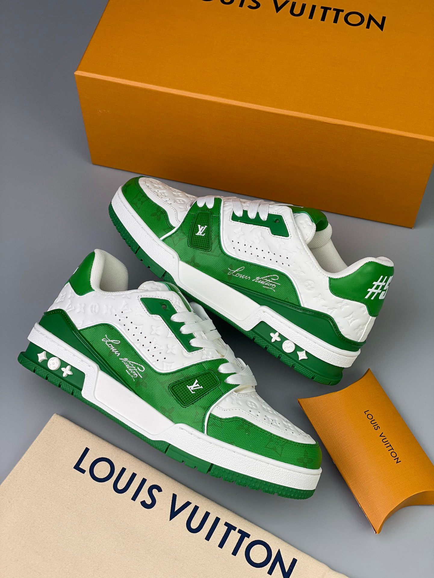 Louis Vuitton Sneaker – LSVT1217