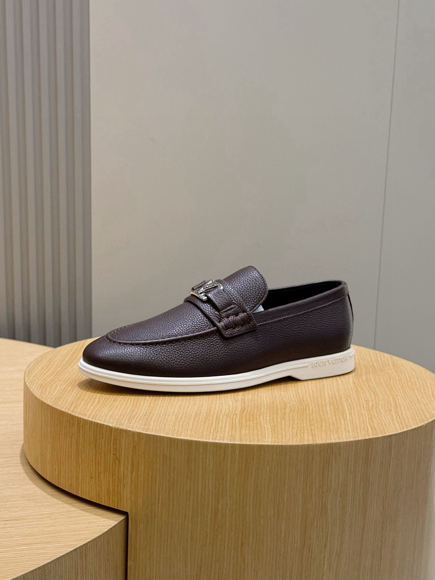 Louis Vuitton Loafer – LSVT1473