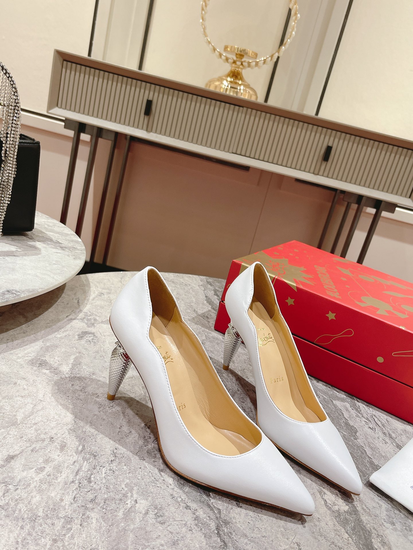 Christian Louboutin Pumps – CLWO1010