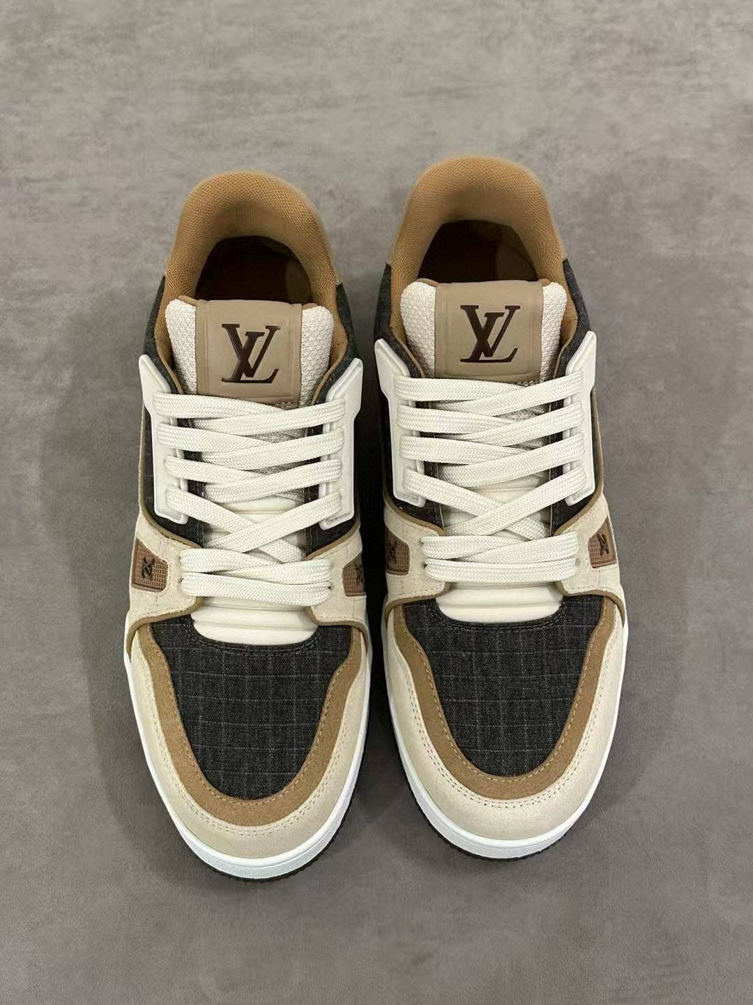 Louis Vuitton Sneaker – LSVT1478