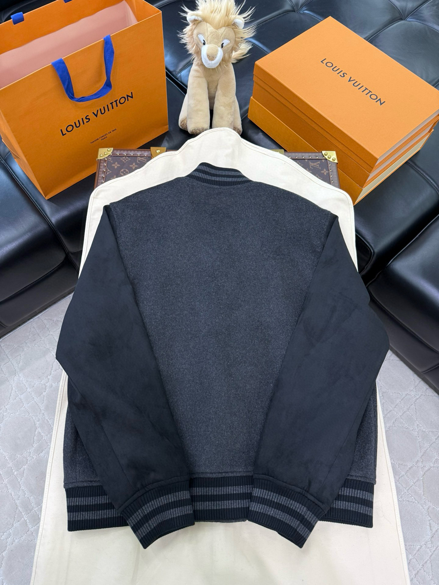 Louis Vuitton Jacket – CJKT1781