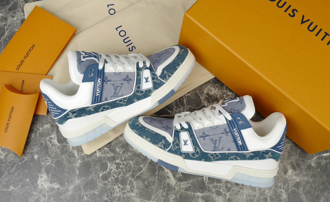 Louis Vuitton Sneaker – LSVT1420