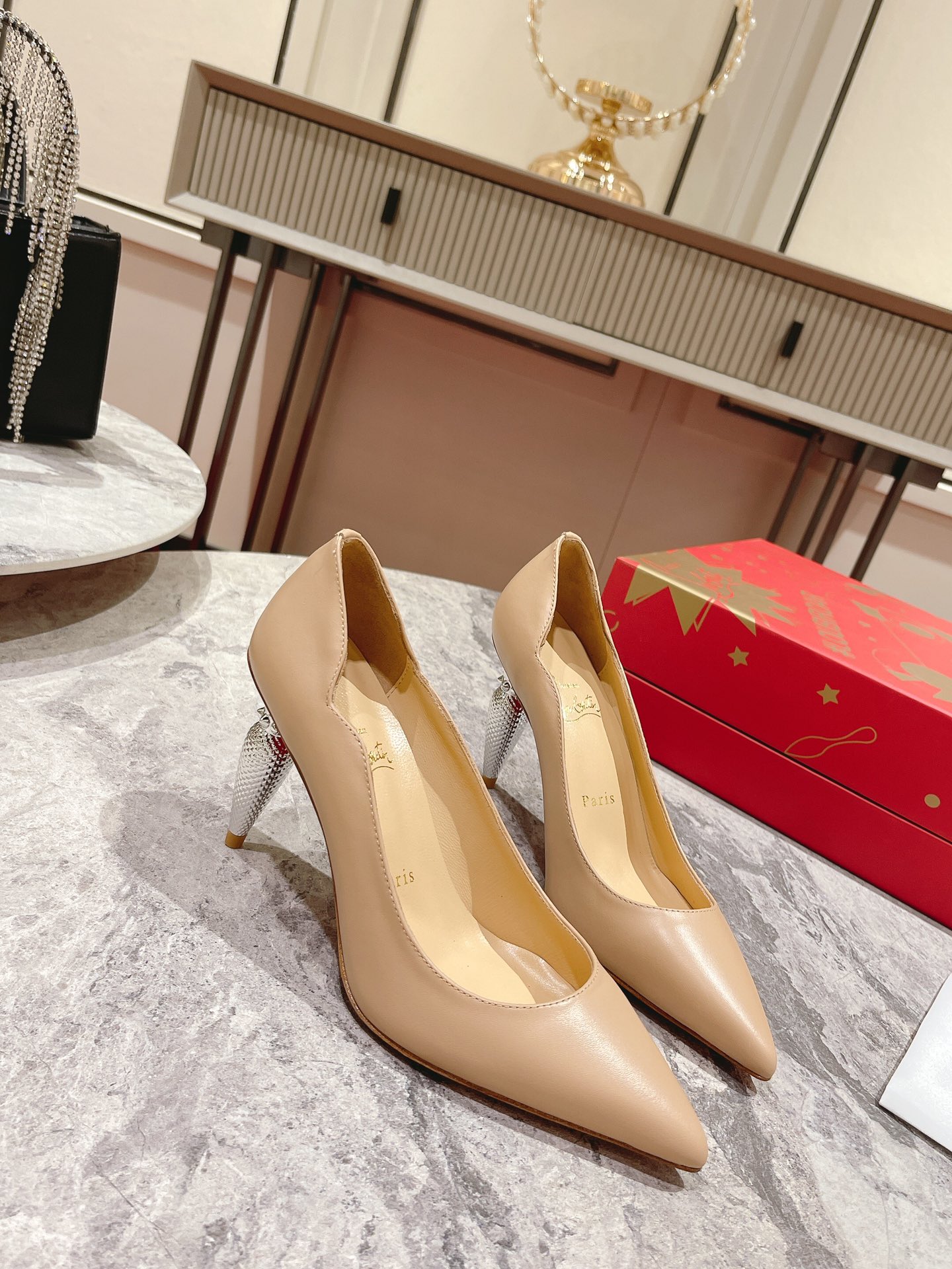 Christian Louboutin Pumps – CLWO1011