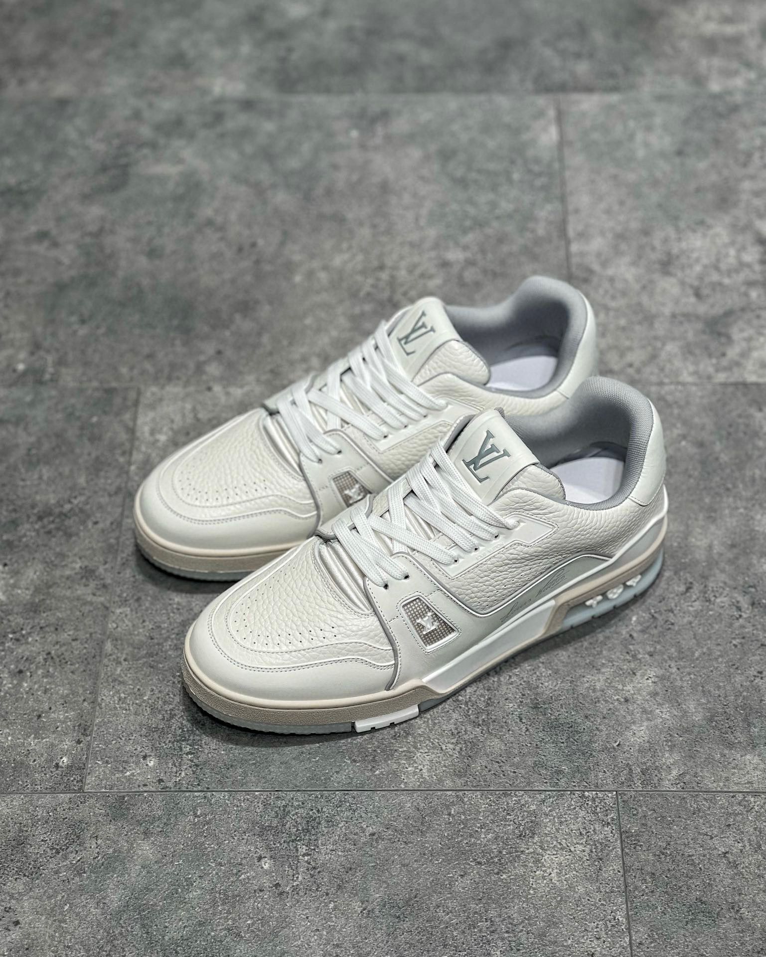 Louis Vuitton Sneaker – LSVT1246