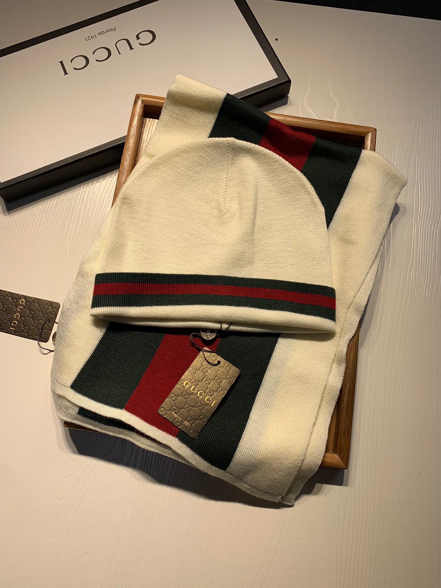 Gucci Scarf & Hat Set – SCHA1017