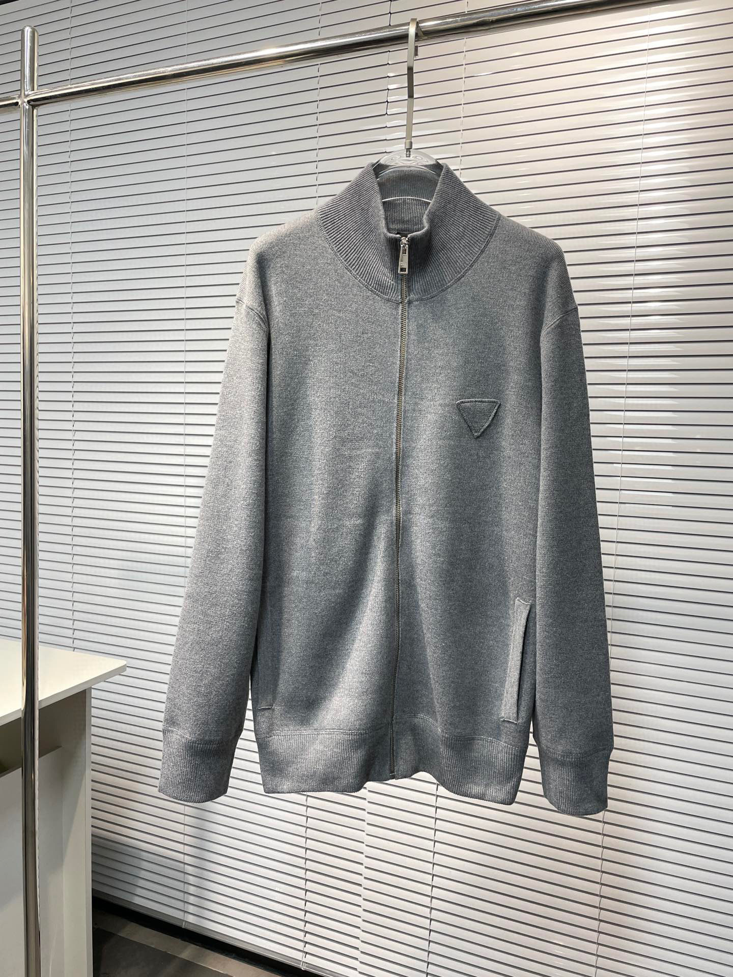 Prada Zip Sweater – SWHO1915