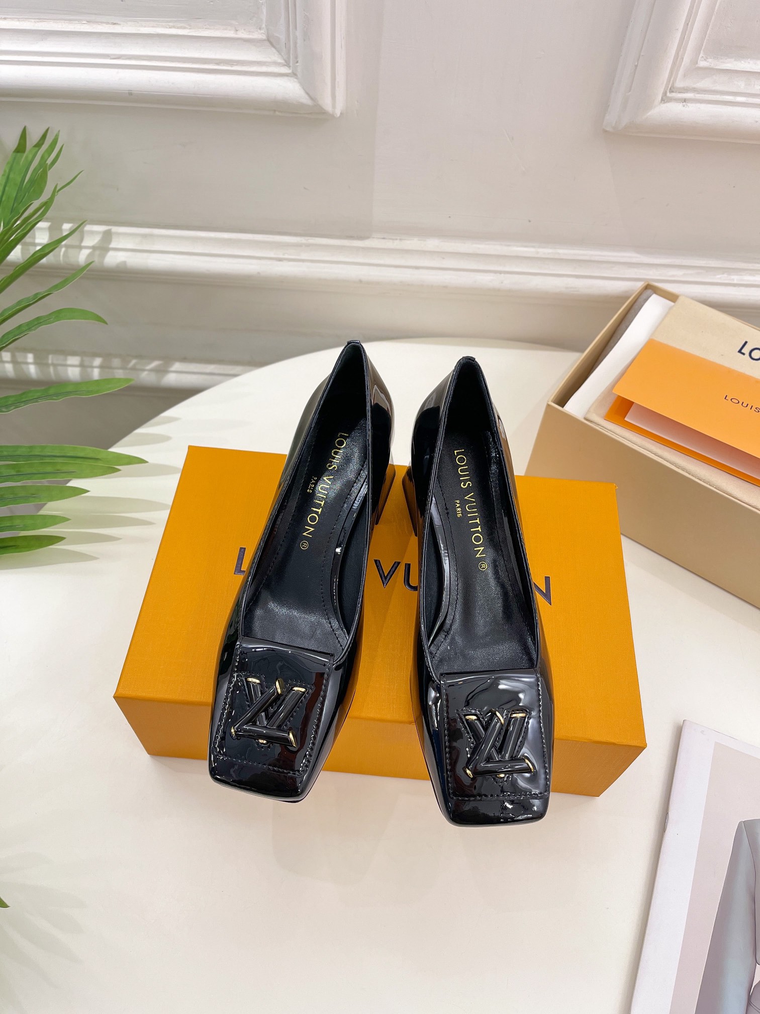 Louis Vuitton Pumps – WOLV1029