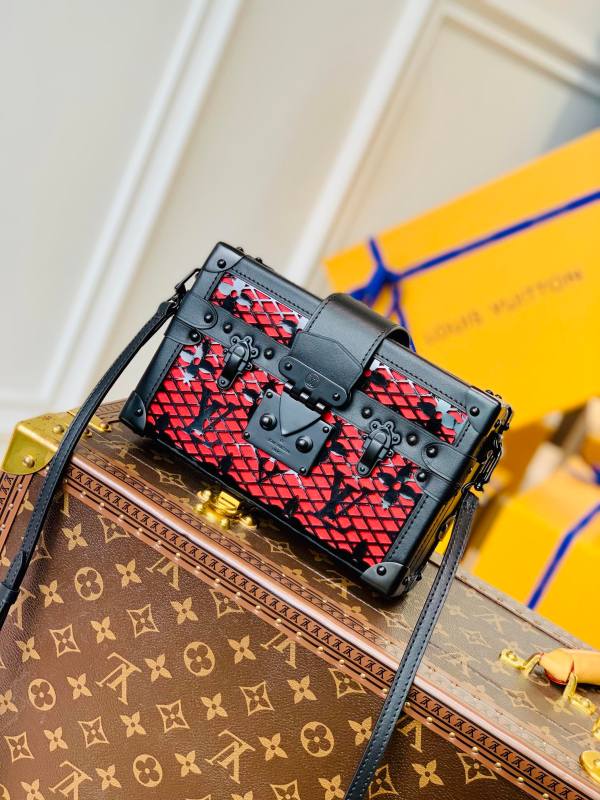 Louis Vuitton Shoulder Bag – LVSH1138