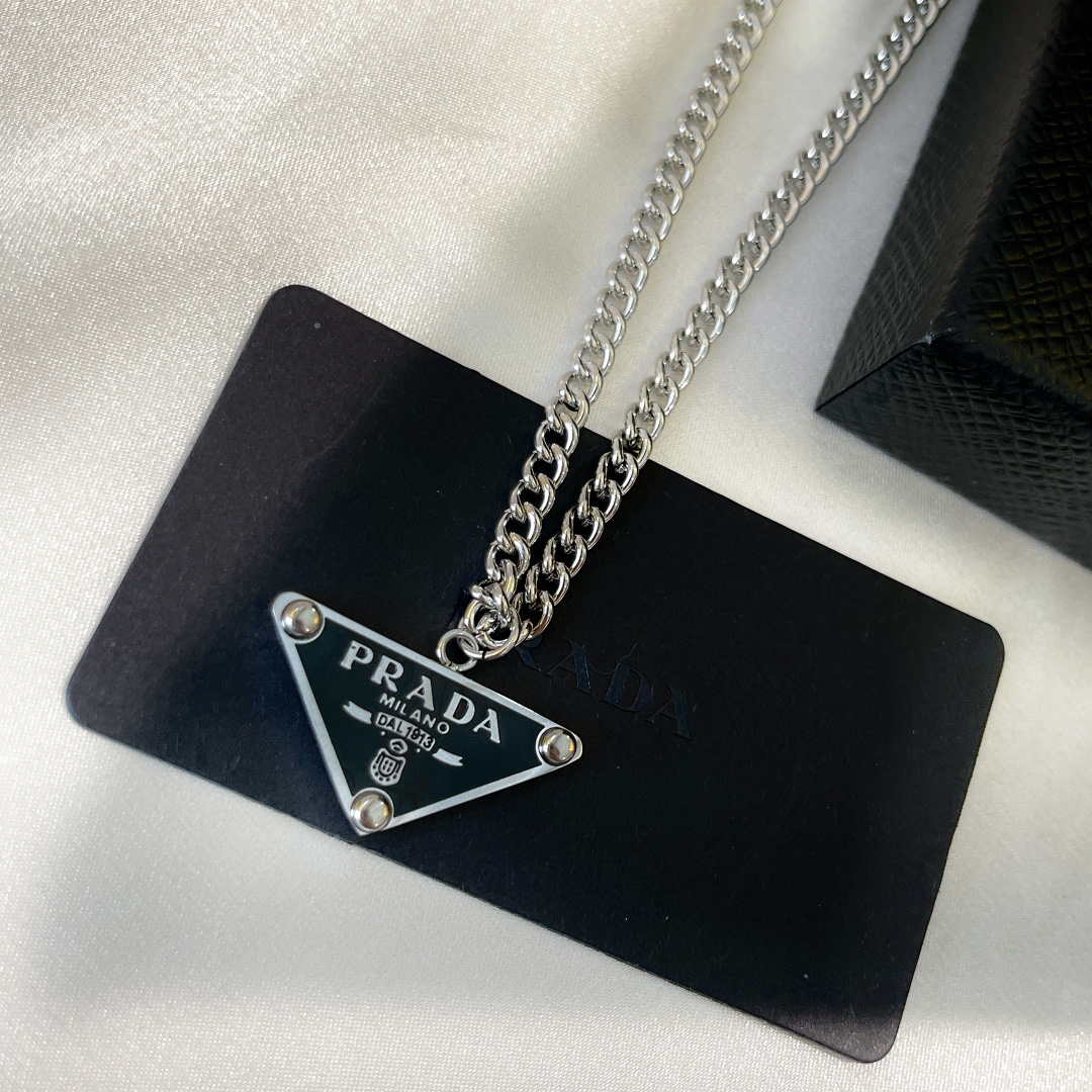 Prada Necklace – JWWM1062