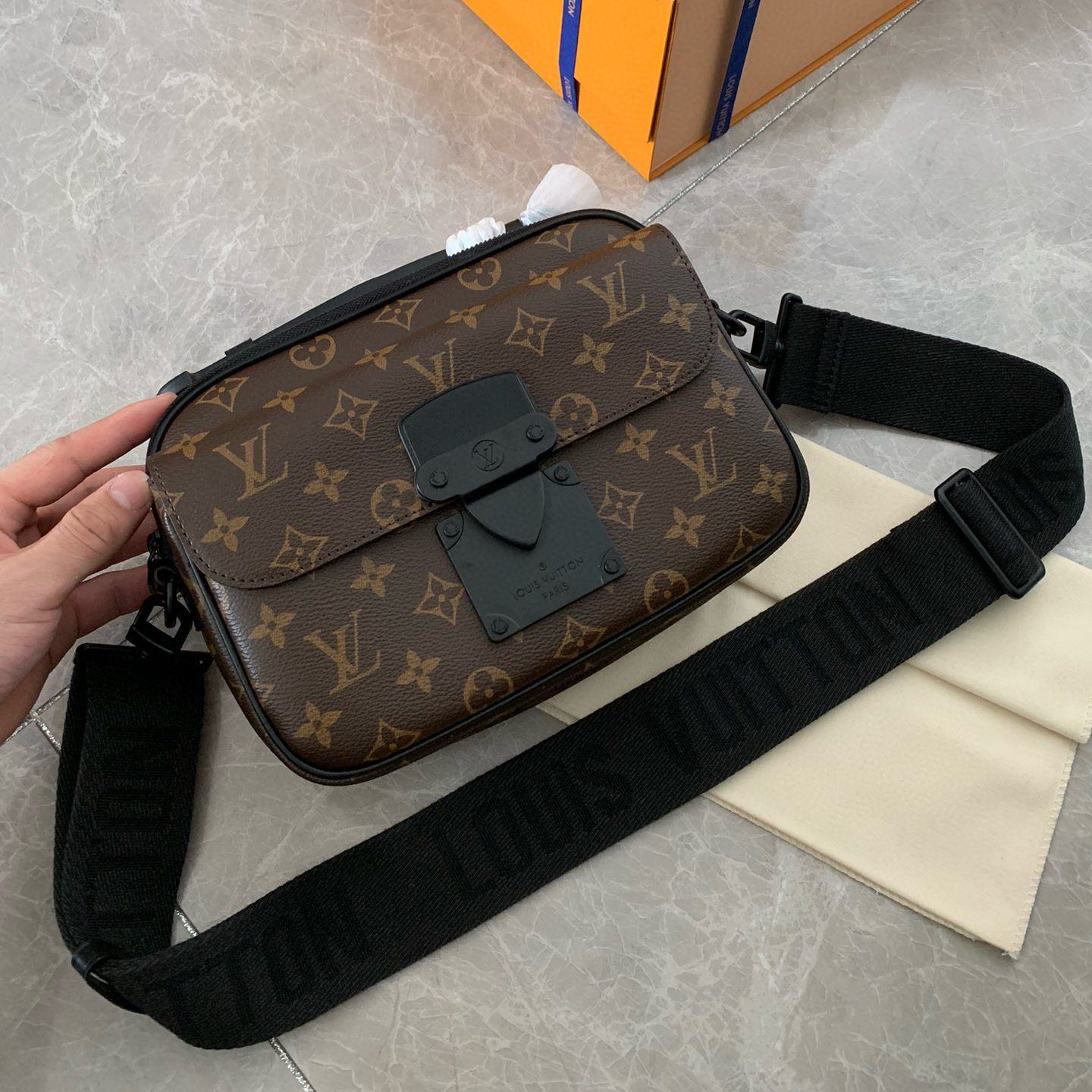 Louis Vuitton Bag – BBMC1032