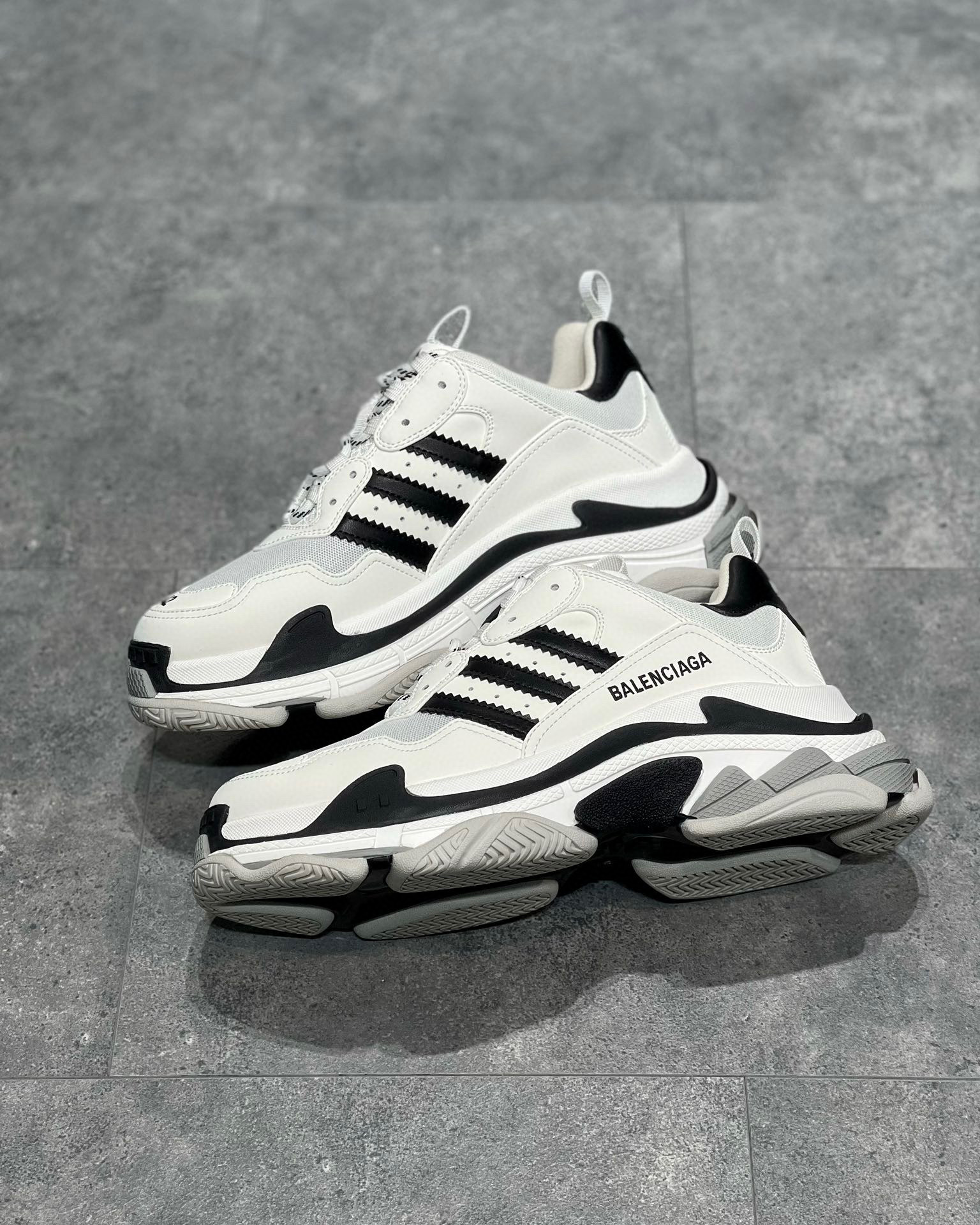 Balenciaga x Adidas Triple S – BLNC1119