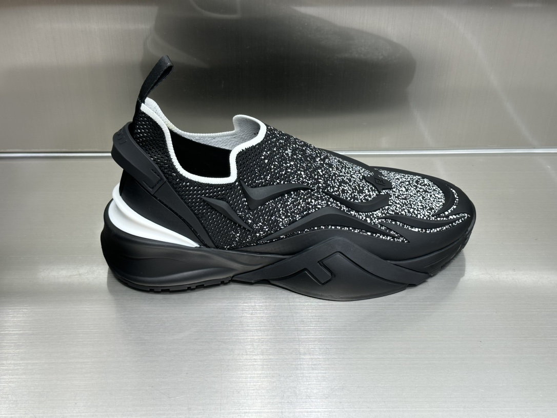 Fendi Sneaker – FEND1076